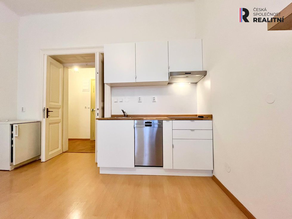 Pronájem bytu 2+kk 45 m², Praha