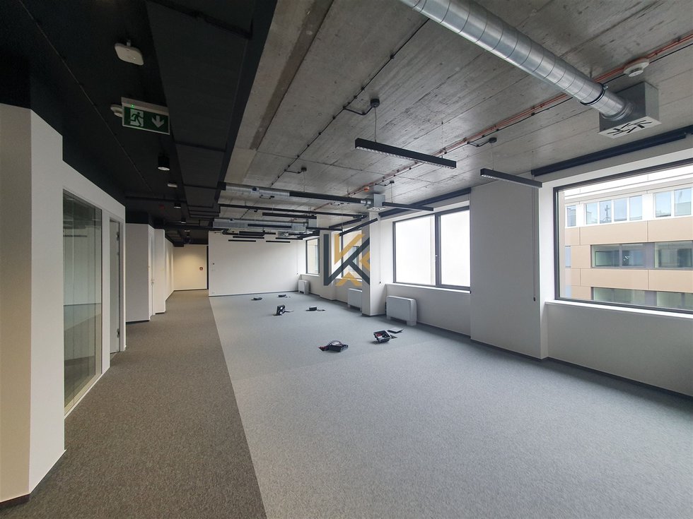 Pronájem kanceláře 227 m², Praha