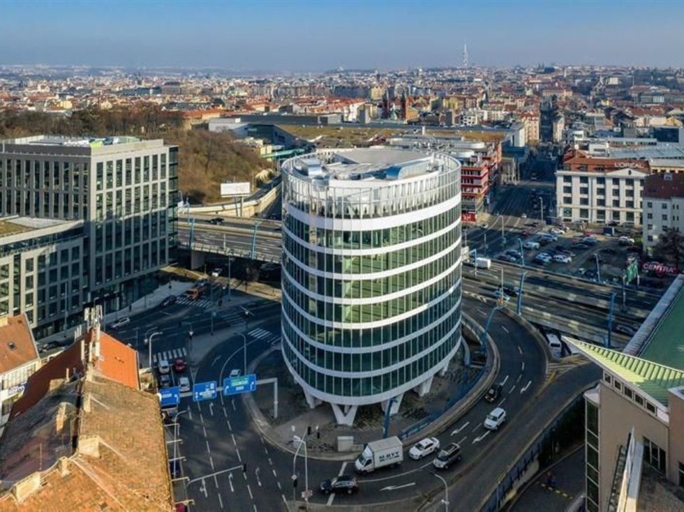 Pronájem kanceláře 973 m², Praha