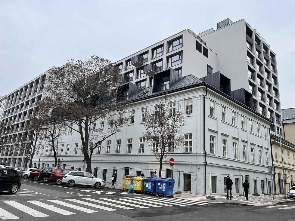 Pronájem kanceláře 292 m², Praha