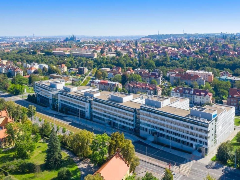 Pronájem kanceláře 525 m², Praha