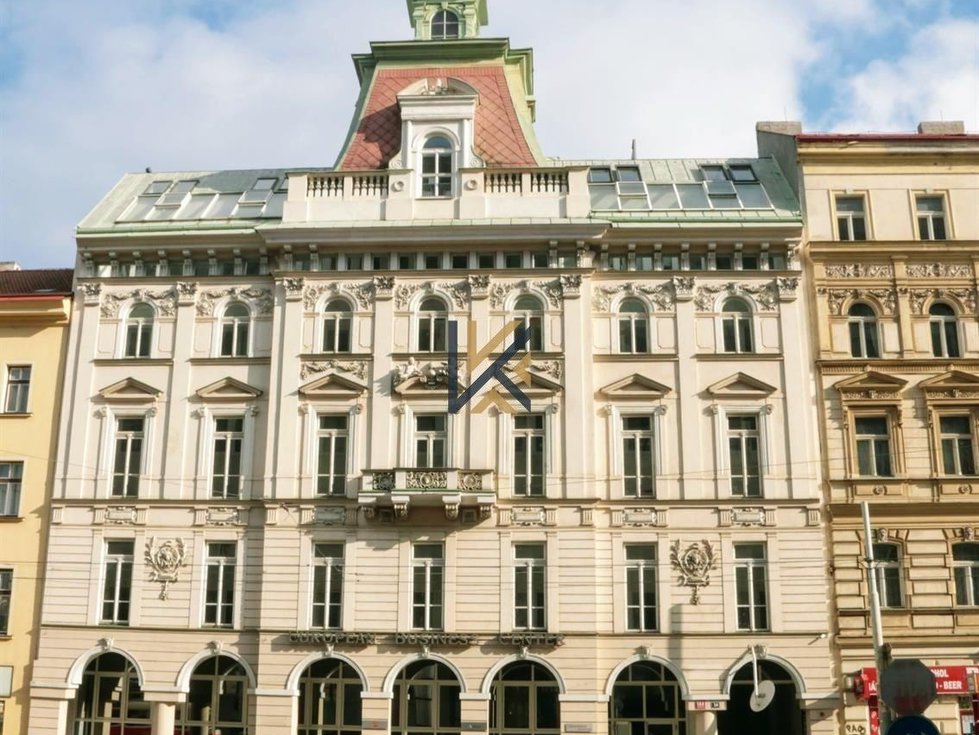 Pronájem kanceláře 391 m², Praha