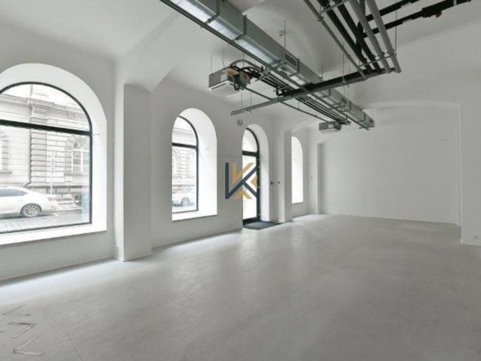 Pronájem obchodu 168 m², Praha