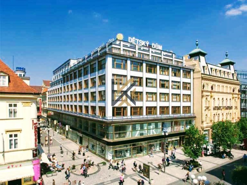 Pronájem kanceláře 241 m², Praha