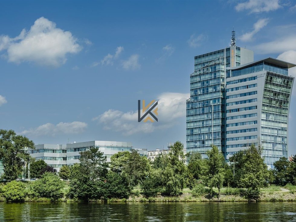 Pronájem kanceláře 829 m², Praha