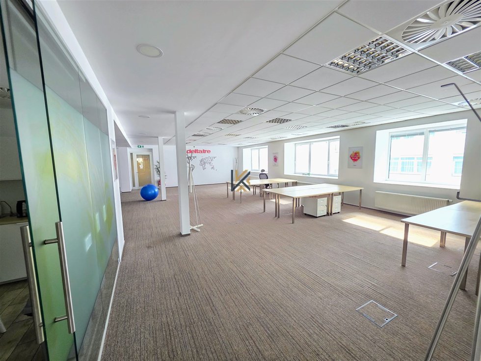 Pronájem kanceláře 212 m², Praha
