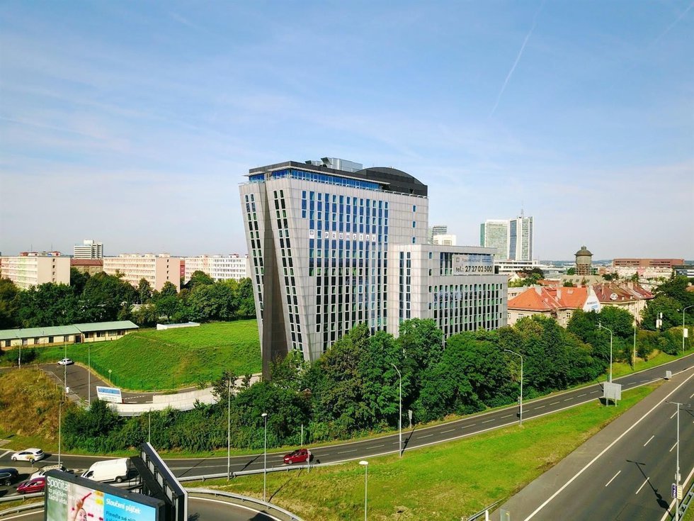 Pronájem kanceláře 268 m², Praha