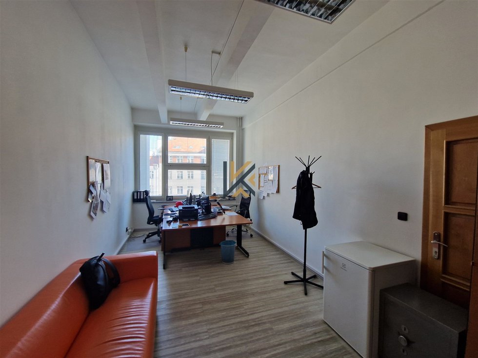 Pronájem kanceláře 64 m², Praha