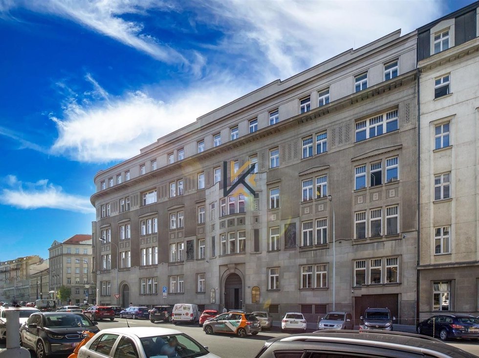 Pronájem kanceláře 143 m², Praha