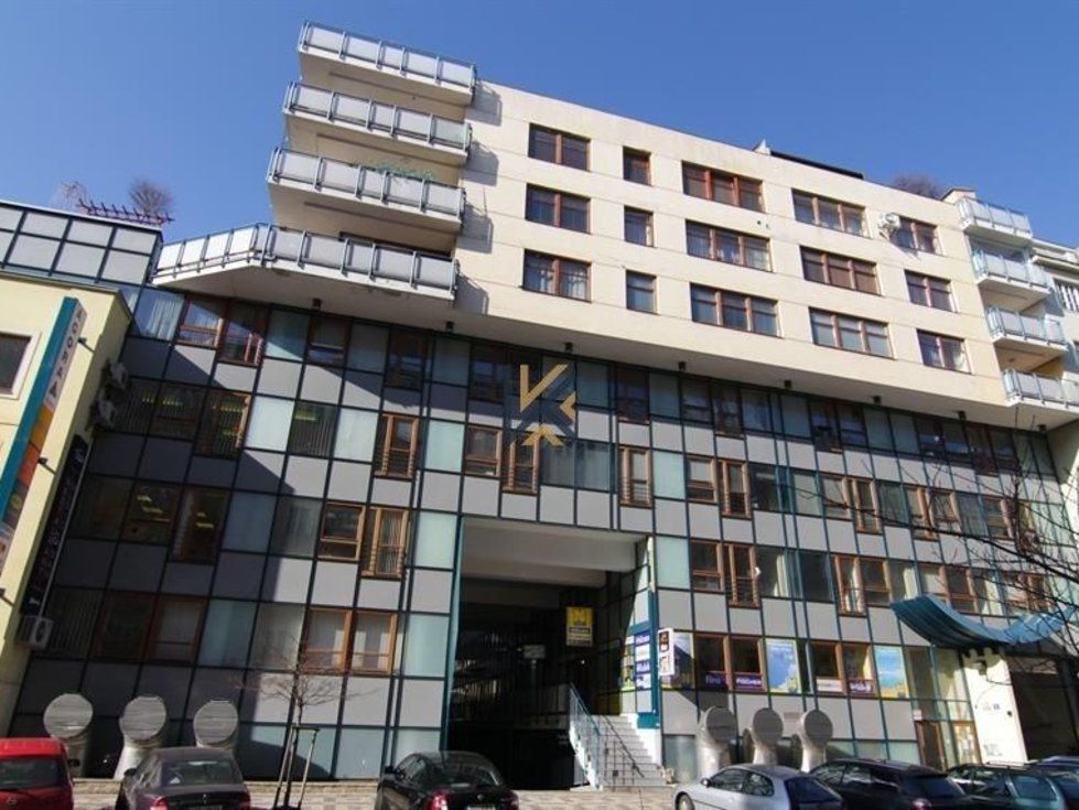 Pronájem obchodu 376 m², Praha