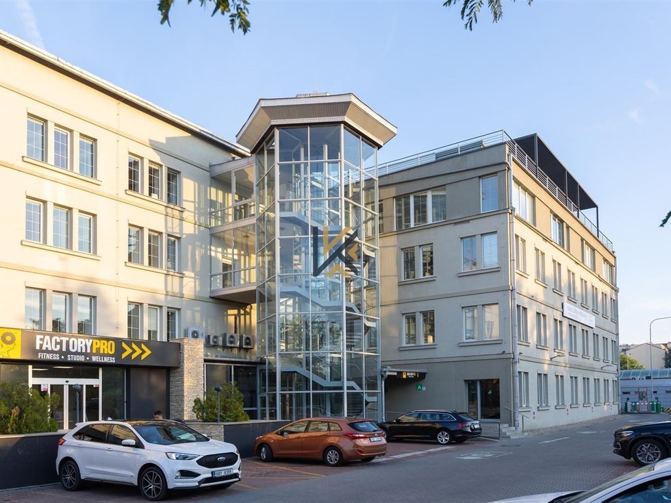 Pronájem kanceláře 212 m², Praha