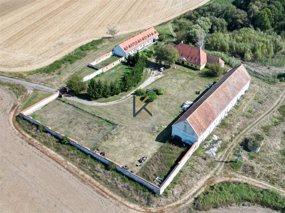 Dražba hotelu, penzionu 3760 m², Střelice