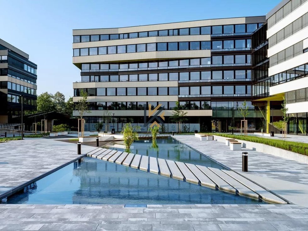 Pronájem kanceláře 249 m², Praha