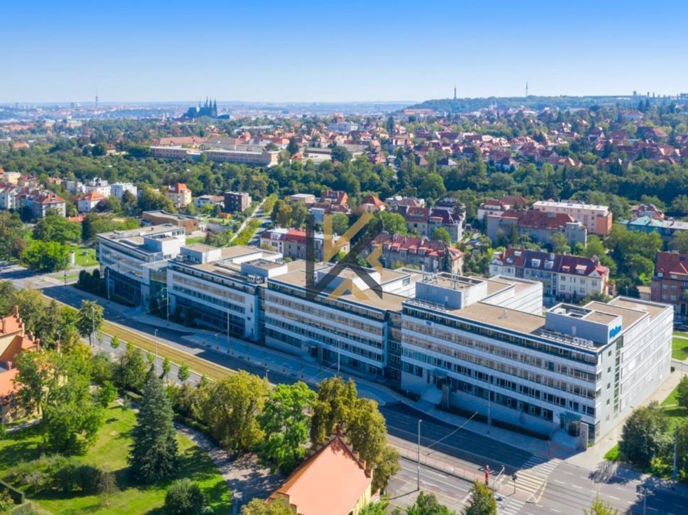 Pronájem kanceláře 1033 m², Praha