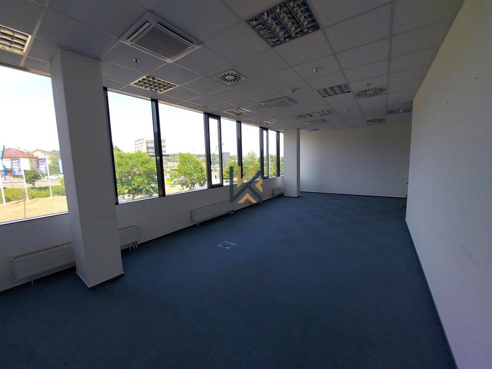 Pronájem obchodu 175 m², Praha