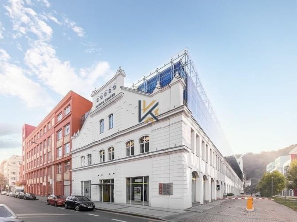 Pronájem kanceláře 821 m², Praha