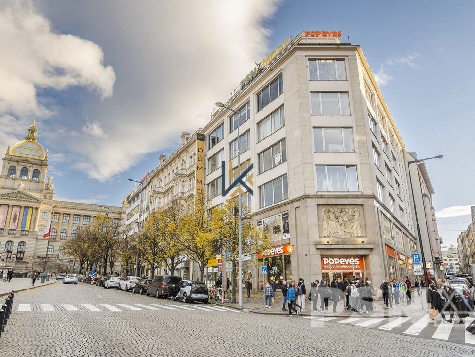 Pronájem obchodu 480 m², Praha