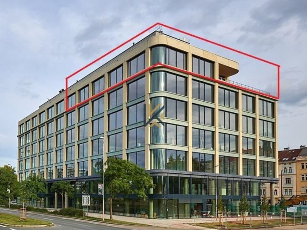 Pronájem kanceláře 594 m², Praha
