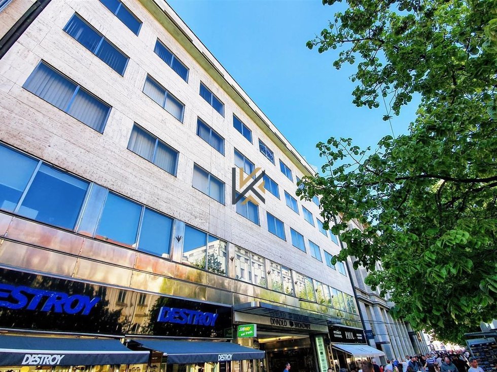 Pronájem kanceláře 141 m², Praha