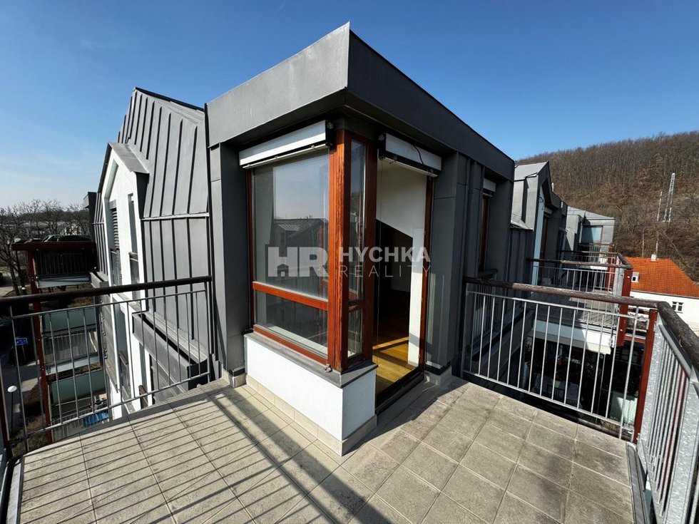 Pronájem bytu 3+kk 75 m², Praha