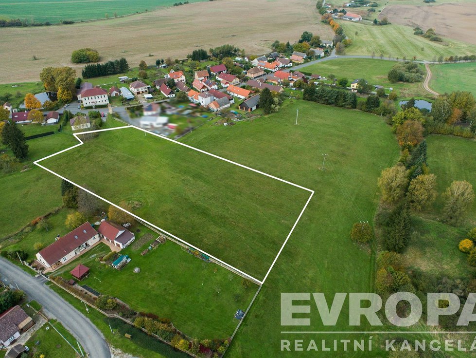 Prodej stavební parcely 10521 m², Jarov