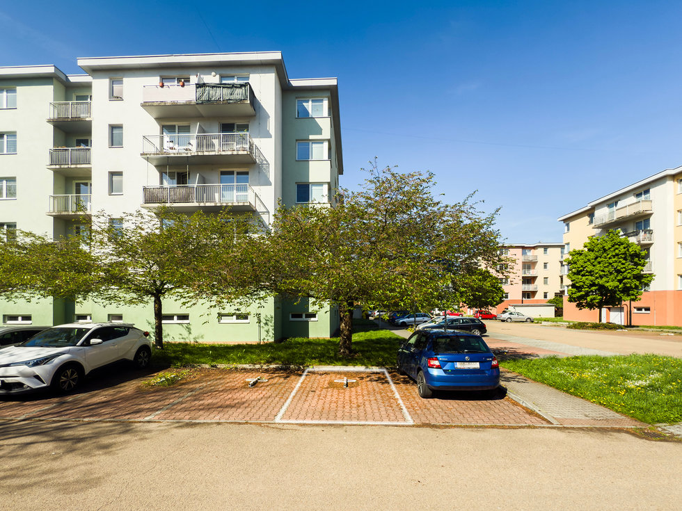 Pronájem parkovacího místa 11 m², Plzeň