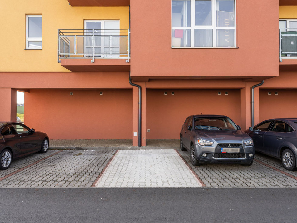 Pronájem parkovacího místa 14 m², Plzeň
