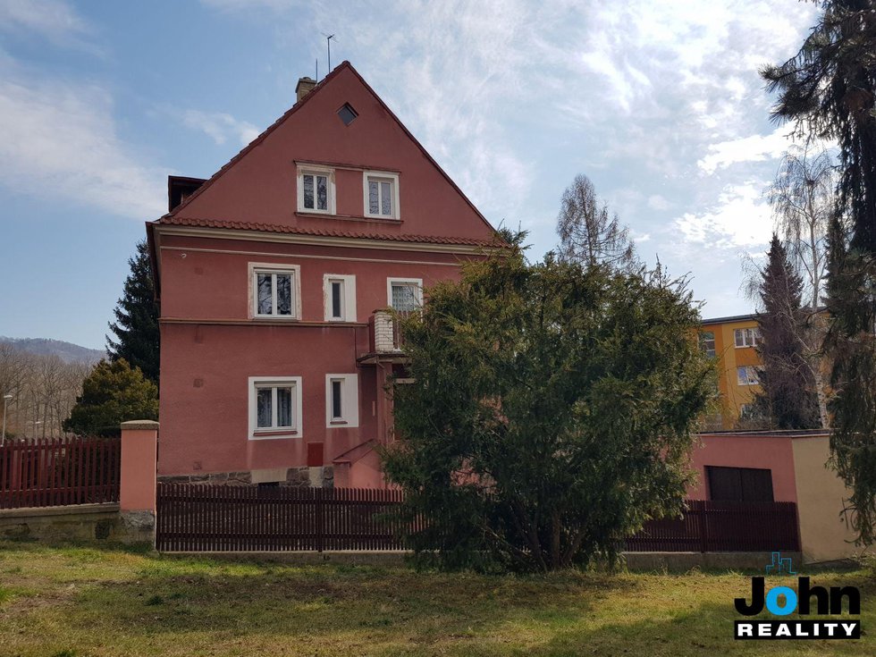 Prodej rodinného domu 300 m², Děčín