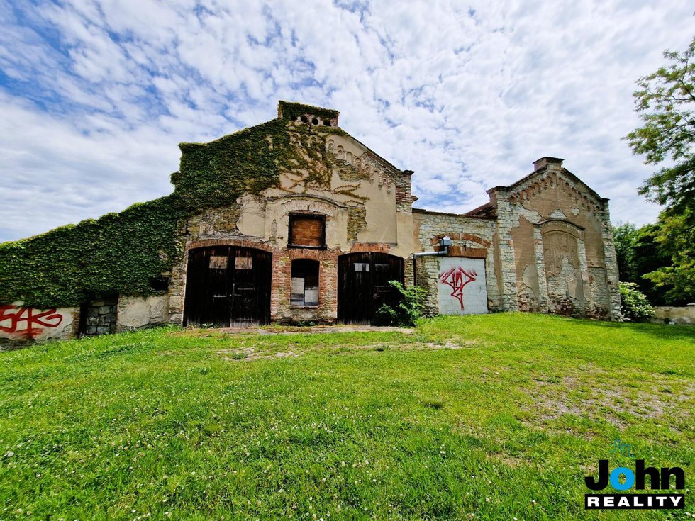 Prodej skladu 5000 m², Postoloprty