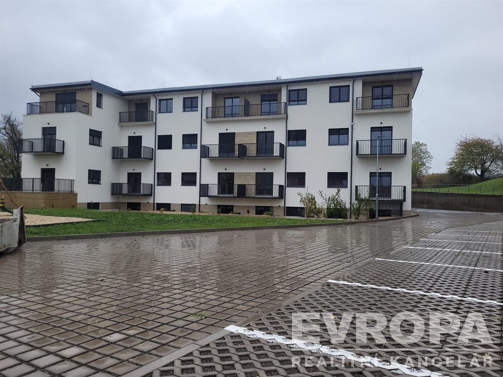 Prodej bytu 3+kk 53 m², Rostěnice-Zvonovice