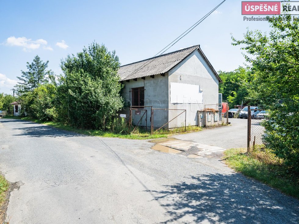 Prodej stavební parcely 3084 m², Úvaly