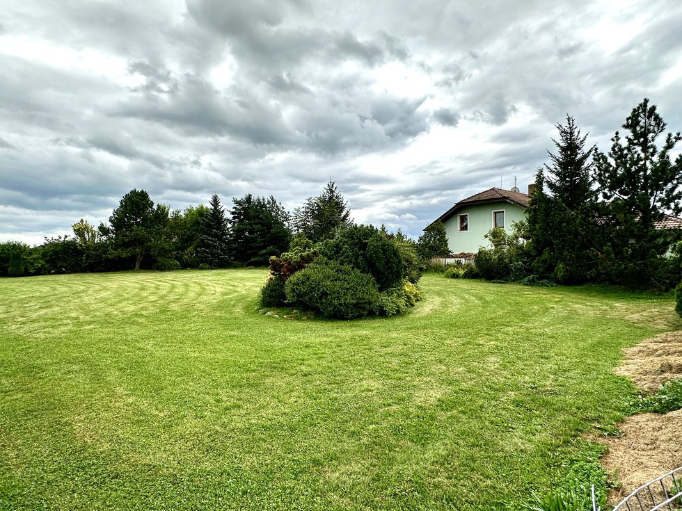 Prodej stavební parcely 1334 m², Pištín