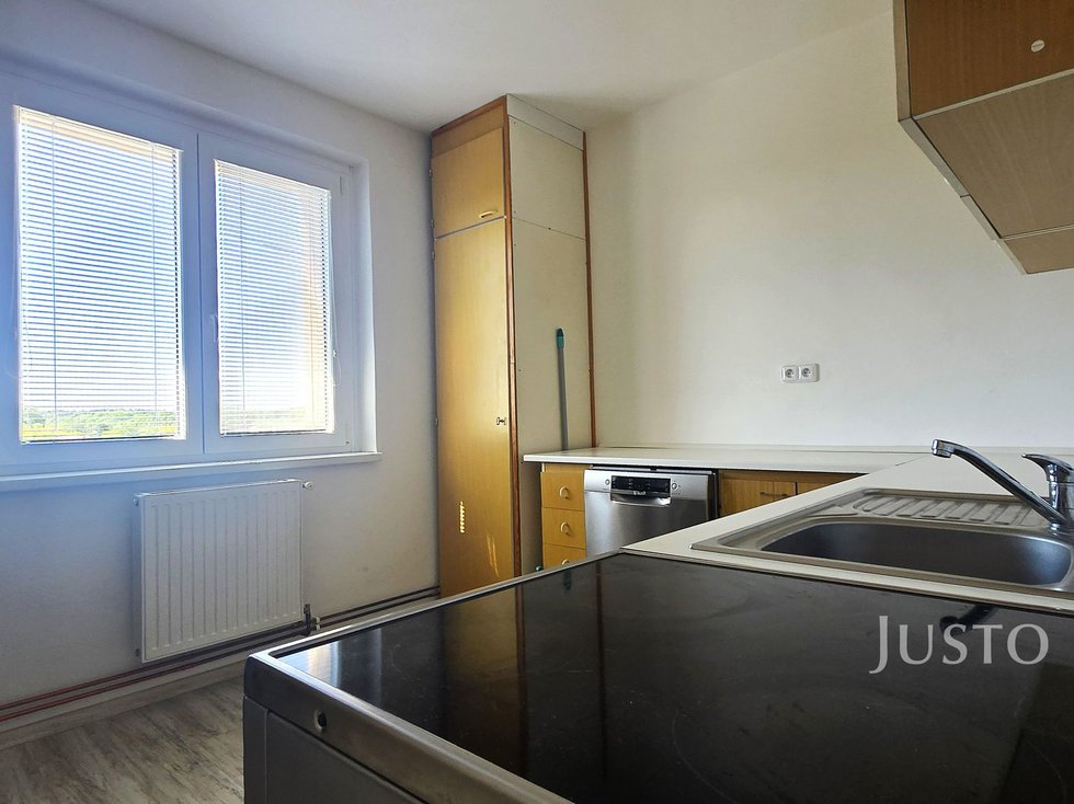 Pronájem bytu 3+1 80 m², Dobev