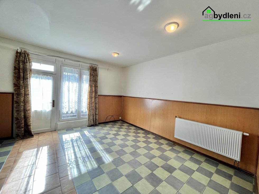 Pronájem bytu 2+kk 65 m², Město Touškov