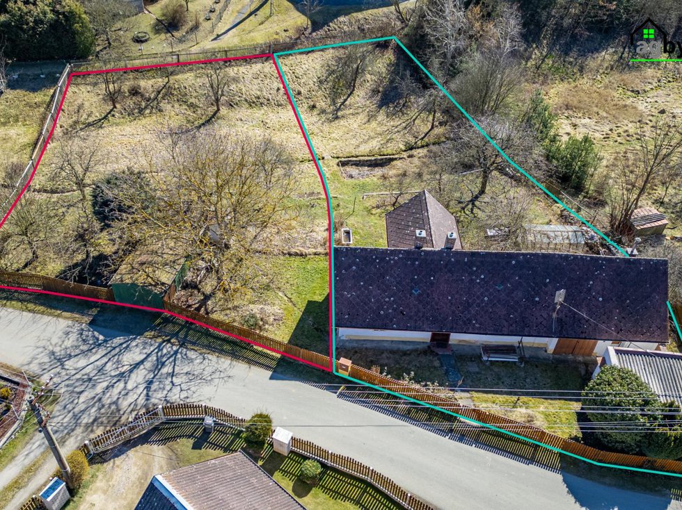 Prodej stavební parcely 1726 m², Mrtník