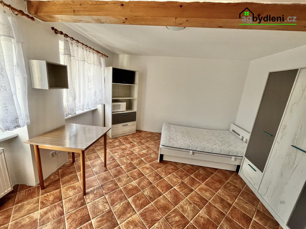 Pronájem bytu 1+kk, garsoniery 32 m², Kladruby