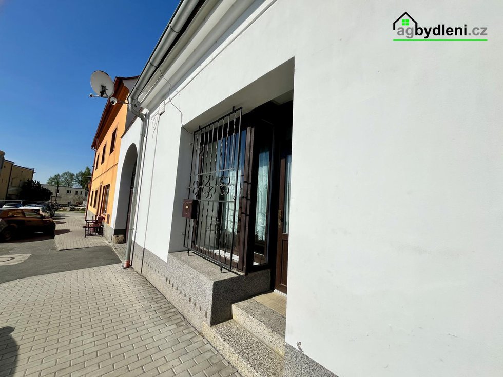 Pronájem bytu 2+kk 65 m², Město Touškov