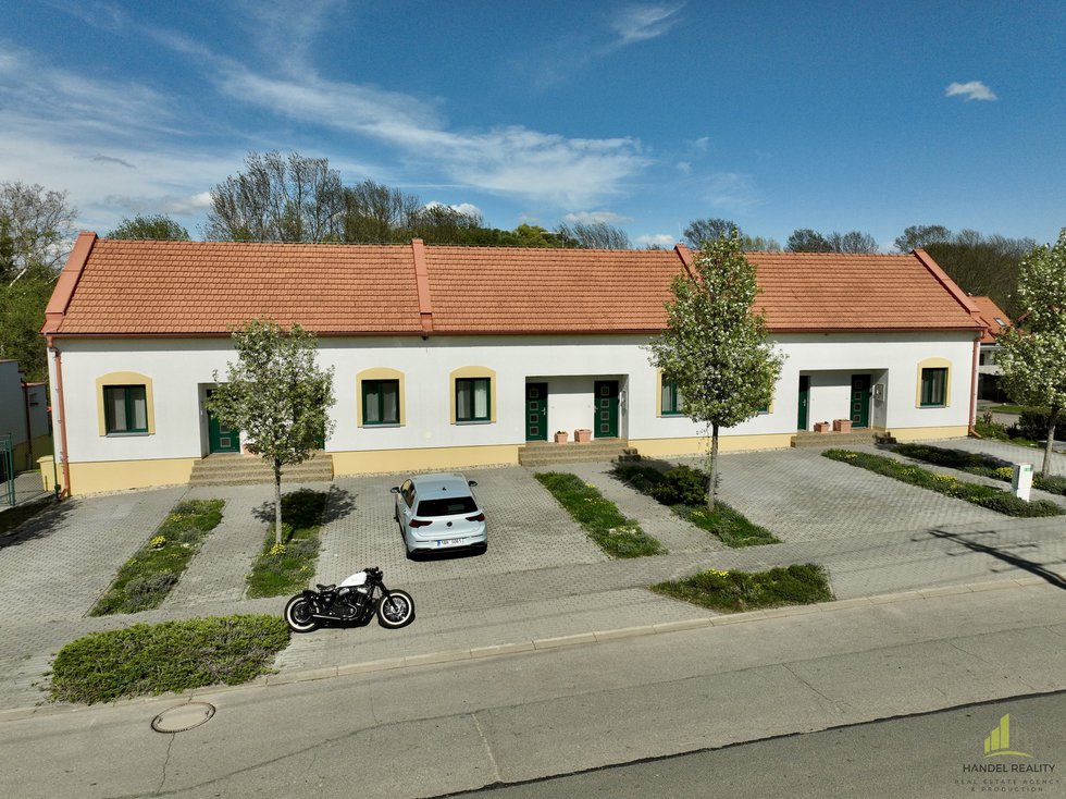 dji_fly_20250415_235212_40_1744827198116_photo
