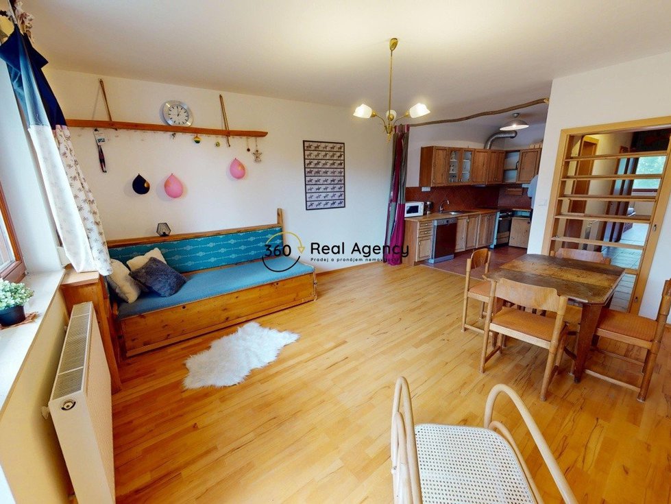 Suchdolske-Namesti-11-byt-2kkterasa-Stepan-Tikovsky-Real-Agency-360-06142025_232146