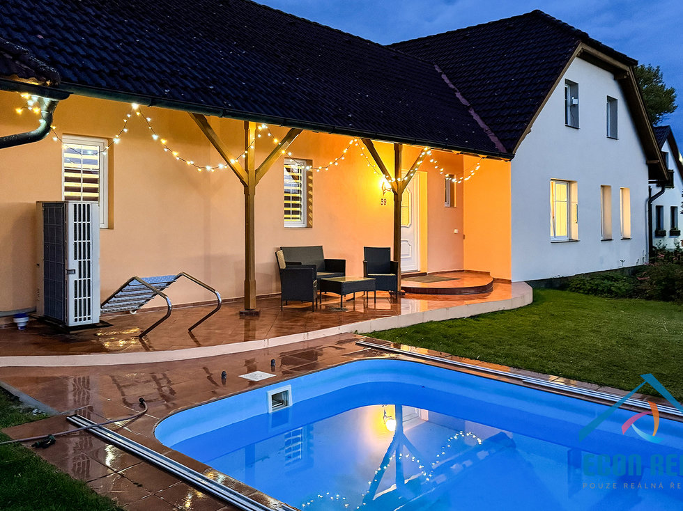 Prodej rodinného domu 140 m², Černovice