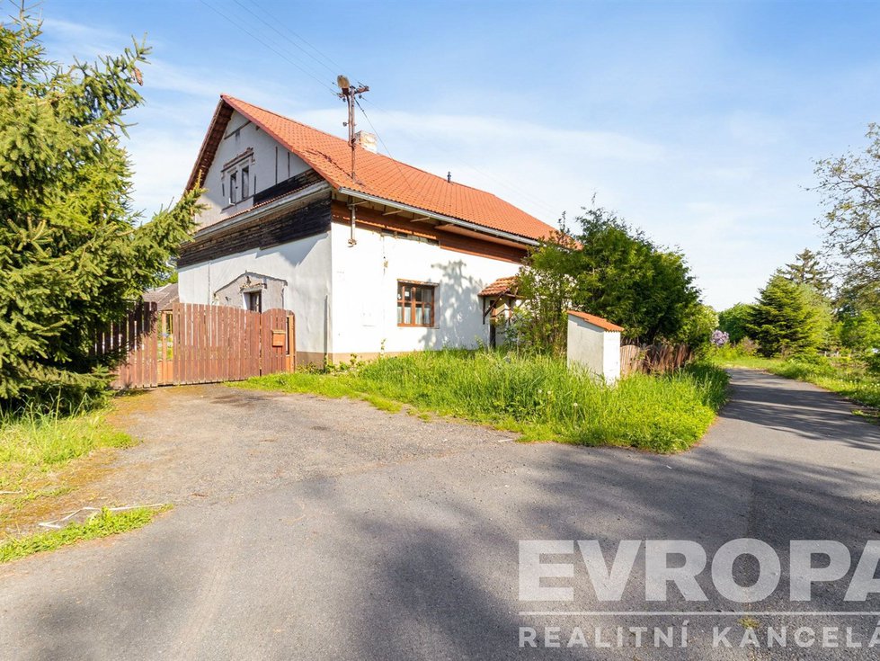 Prodej zemědělské usedlosti 10714 m², Golčův Jeníkov