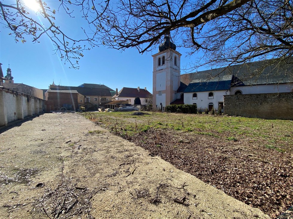 Prodej stavební parcely 806 m², Český Dub