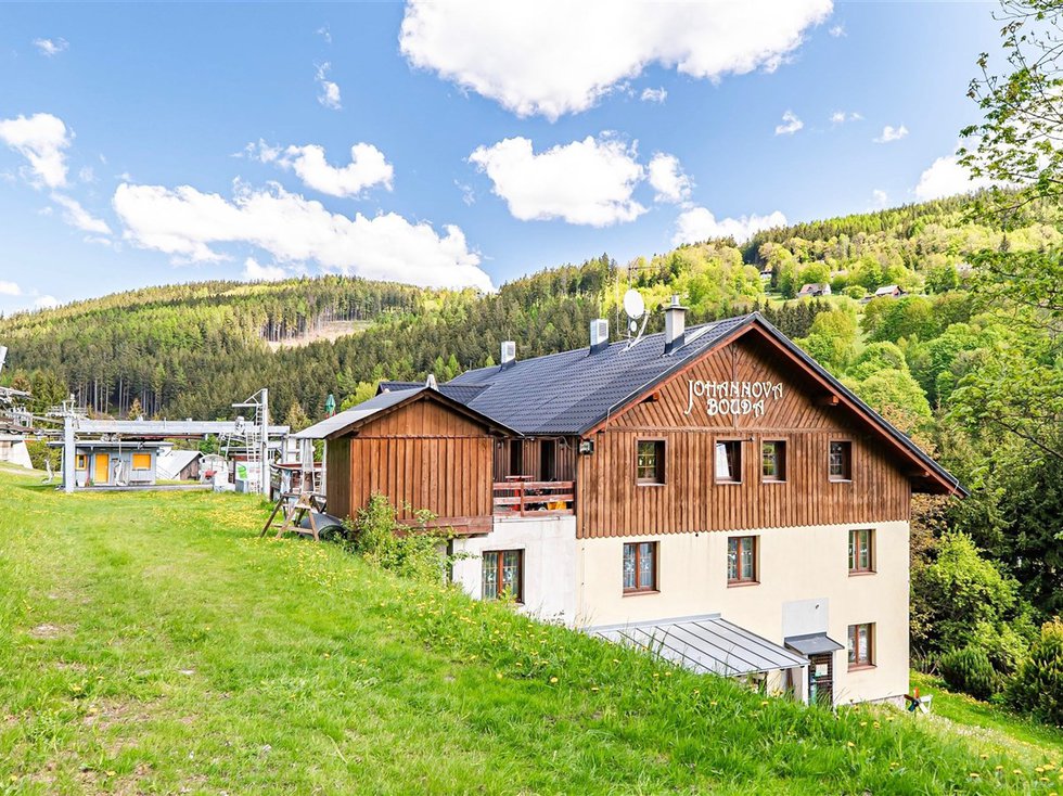 Prodej hotelu, penzionu 844 m², Vrchlabí