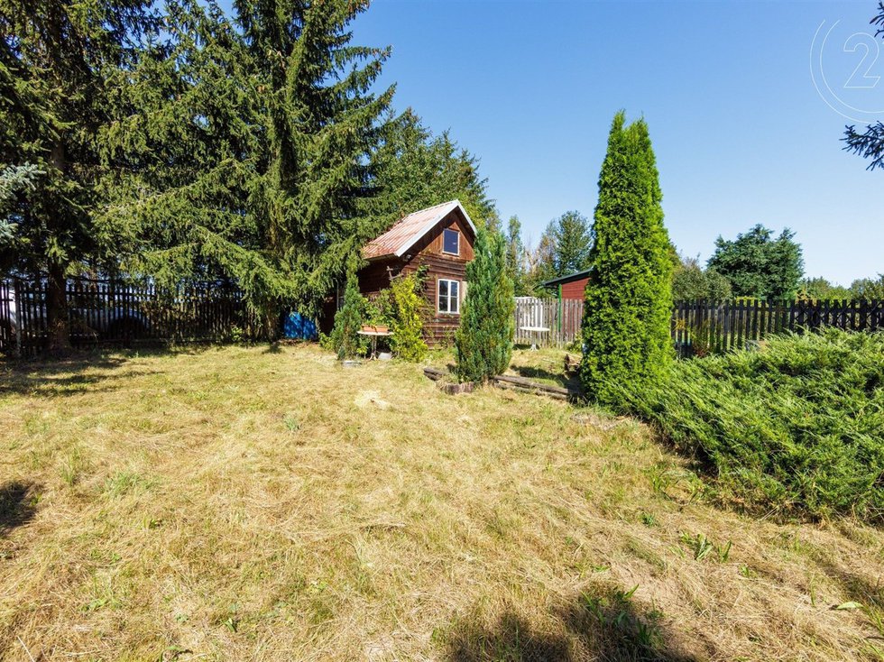 Prodej zahrady 1077 m², Bochov