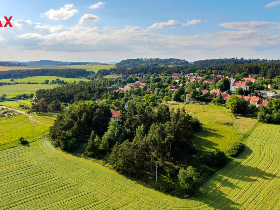 Prodej stavební parcely 4593 m², Kvášňovice