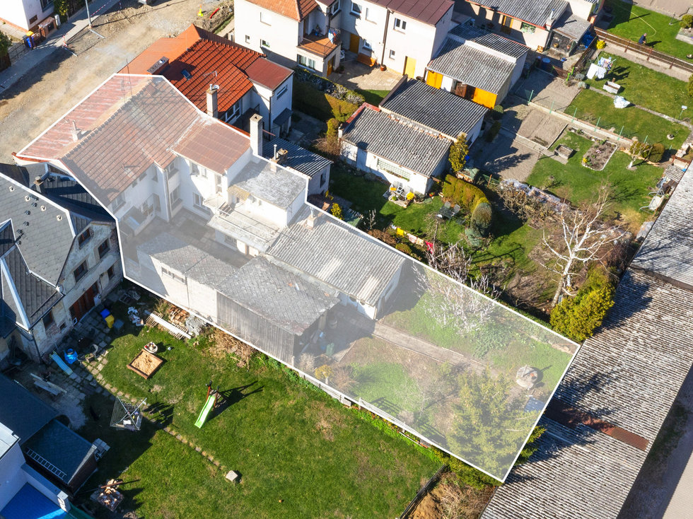 Prodej dvougeneračního domu 188 m², Holice