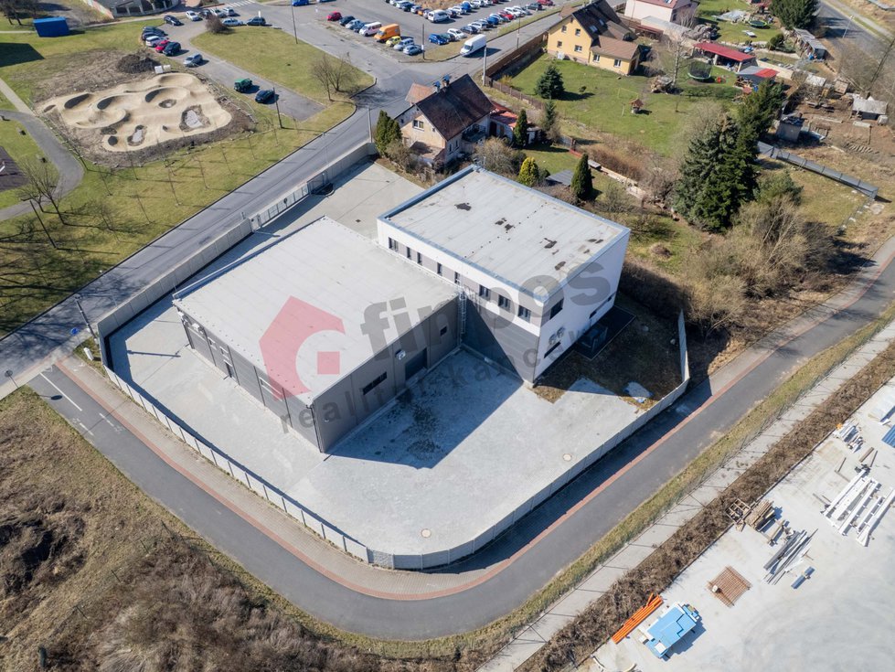 Pronájem skladu 850 m², Nové Sedlo