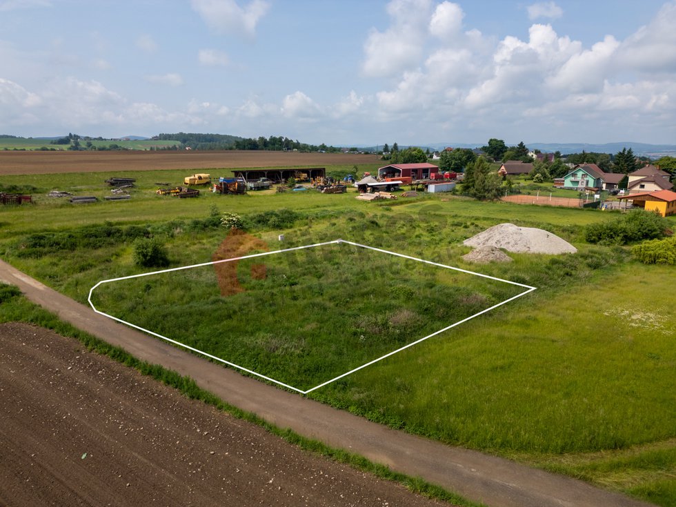 Prodej stavební parcely 990 m², Řimovice