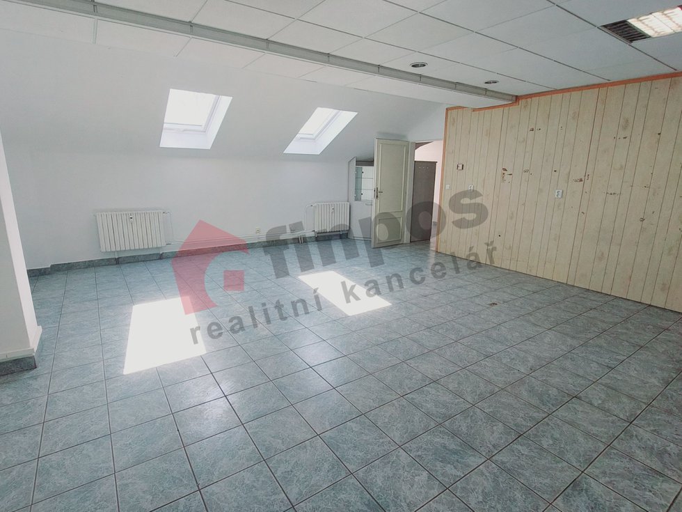 Pronájem obchodu 87 m², Kamenice