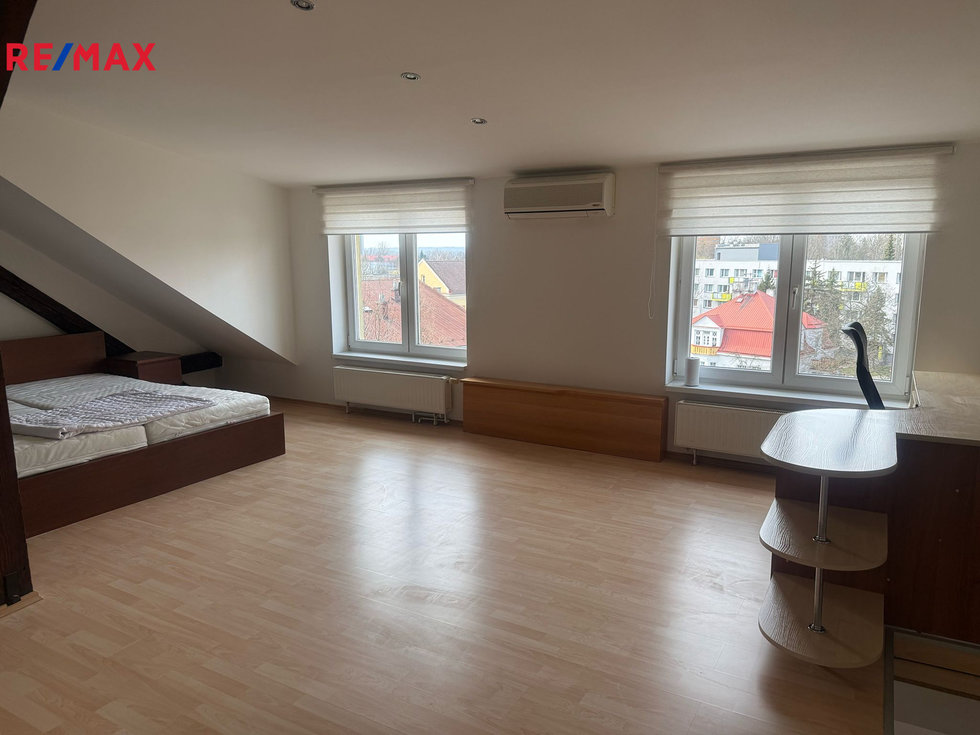 +420 604 191 744 I denisa.myslivcova@re-max.cz